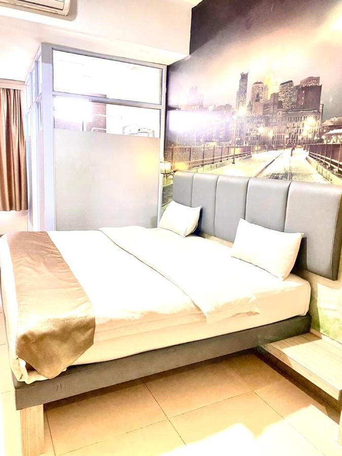 Os Hotel Tanjung Uncang Sagulung Esterno foto