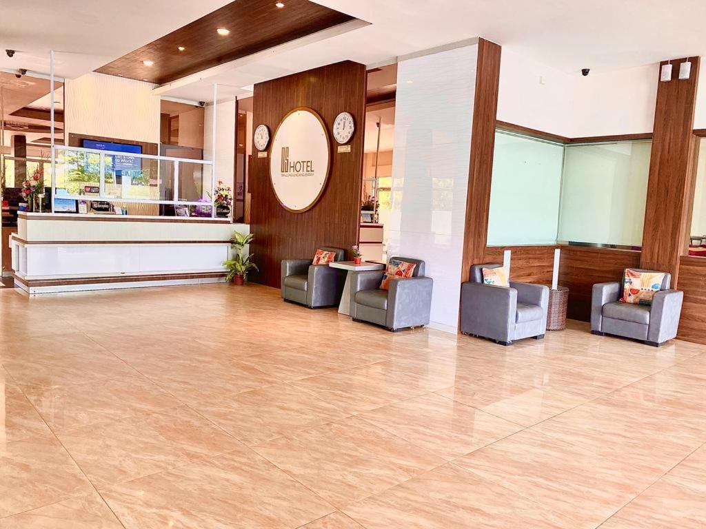 Os Hotel Tanjung Uncang Sagulung Esterno foto